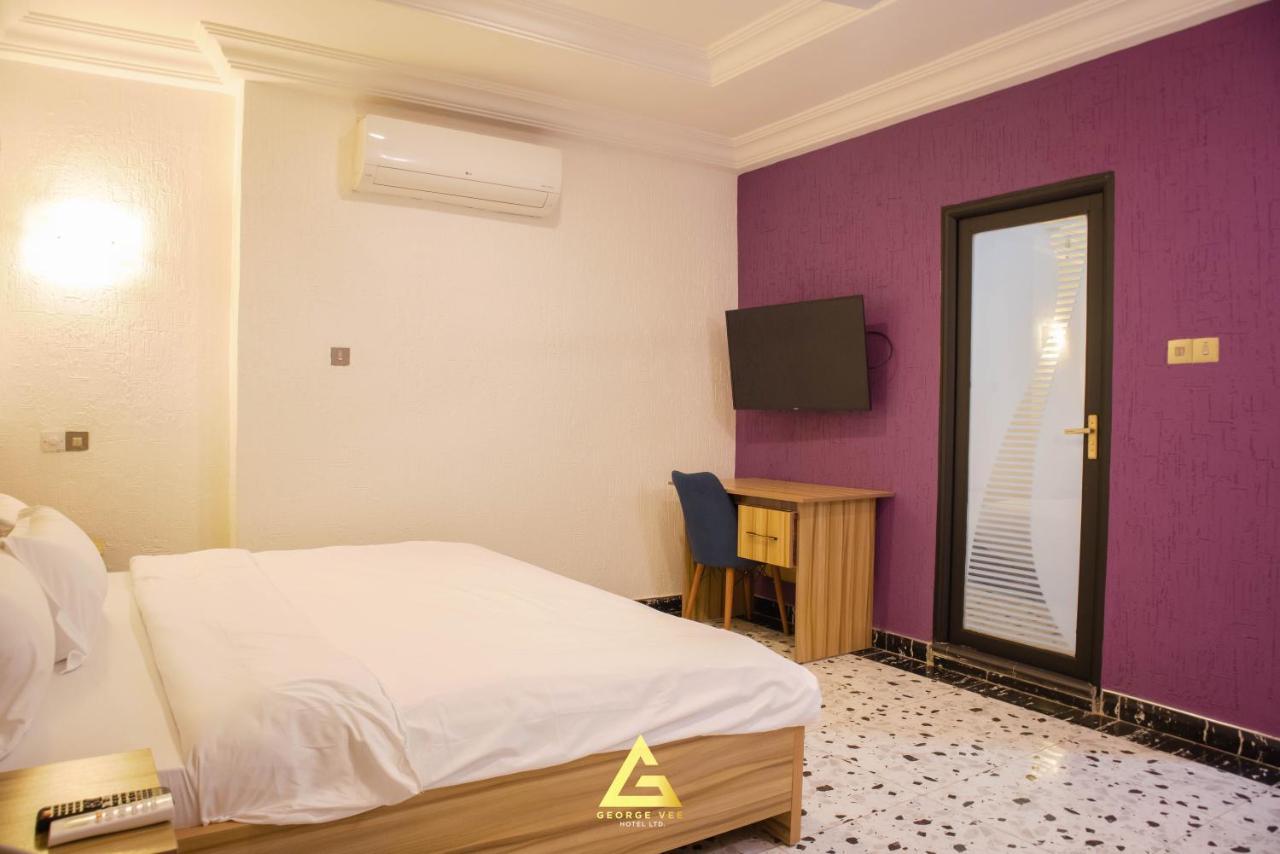 George Vee Hotel Ltd Кумаси Экстерьер фото