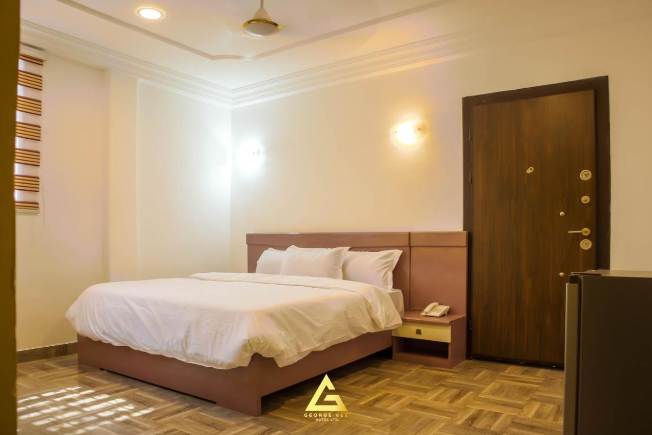 George Vee Hotel Ltd Кумаси Экстерьер фото